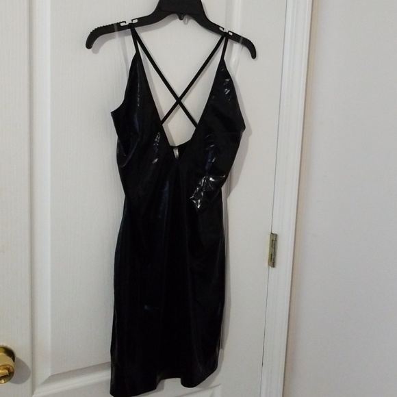 Dress - Picture 5 of 7